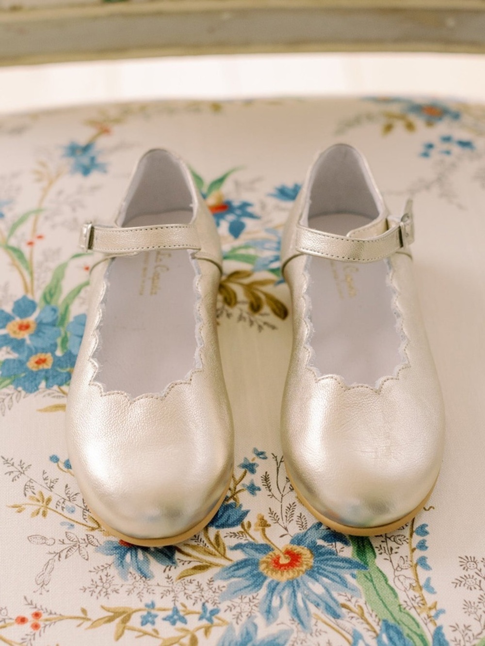 La Coqueta Gold Scalloped Mary Jane Shoes Girls EU 27 US 10 Soft Nappa Leather - Picture 7 of 13